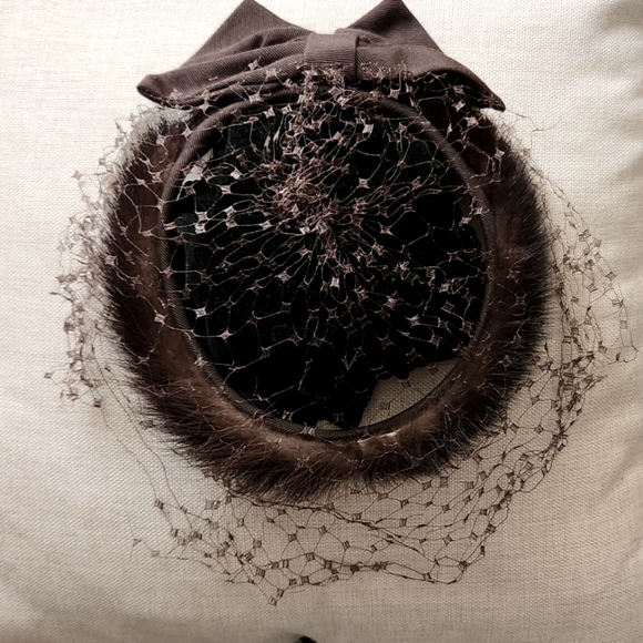 Vintage Veiled Mink Hat - Picture 2 of 5